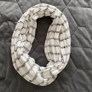 Infinity scarf
